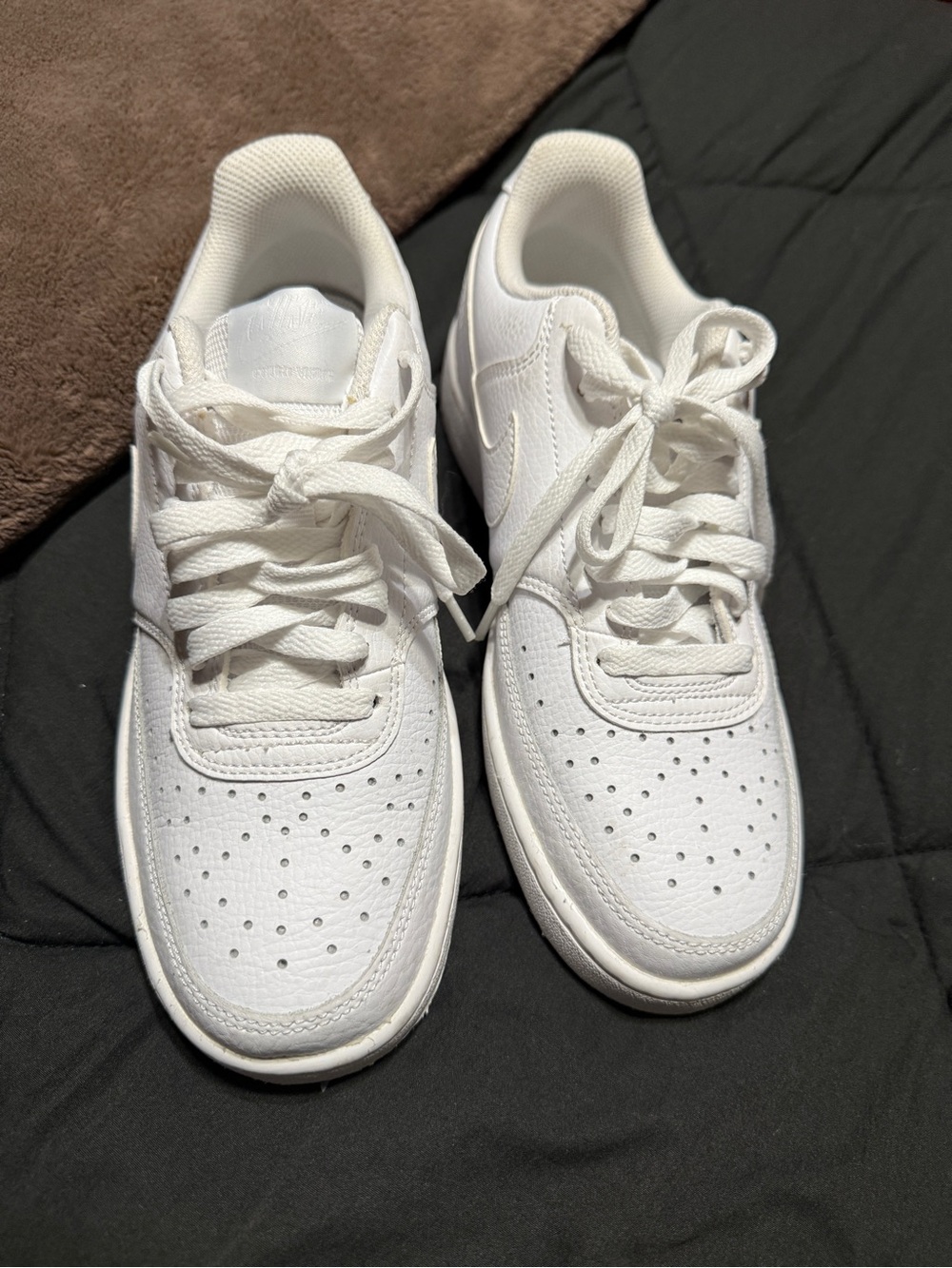 Nike Women's White Low-Top Leather Sneakers